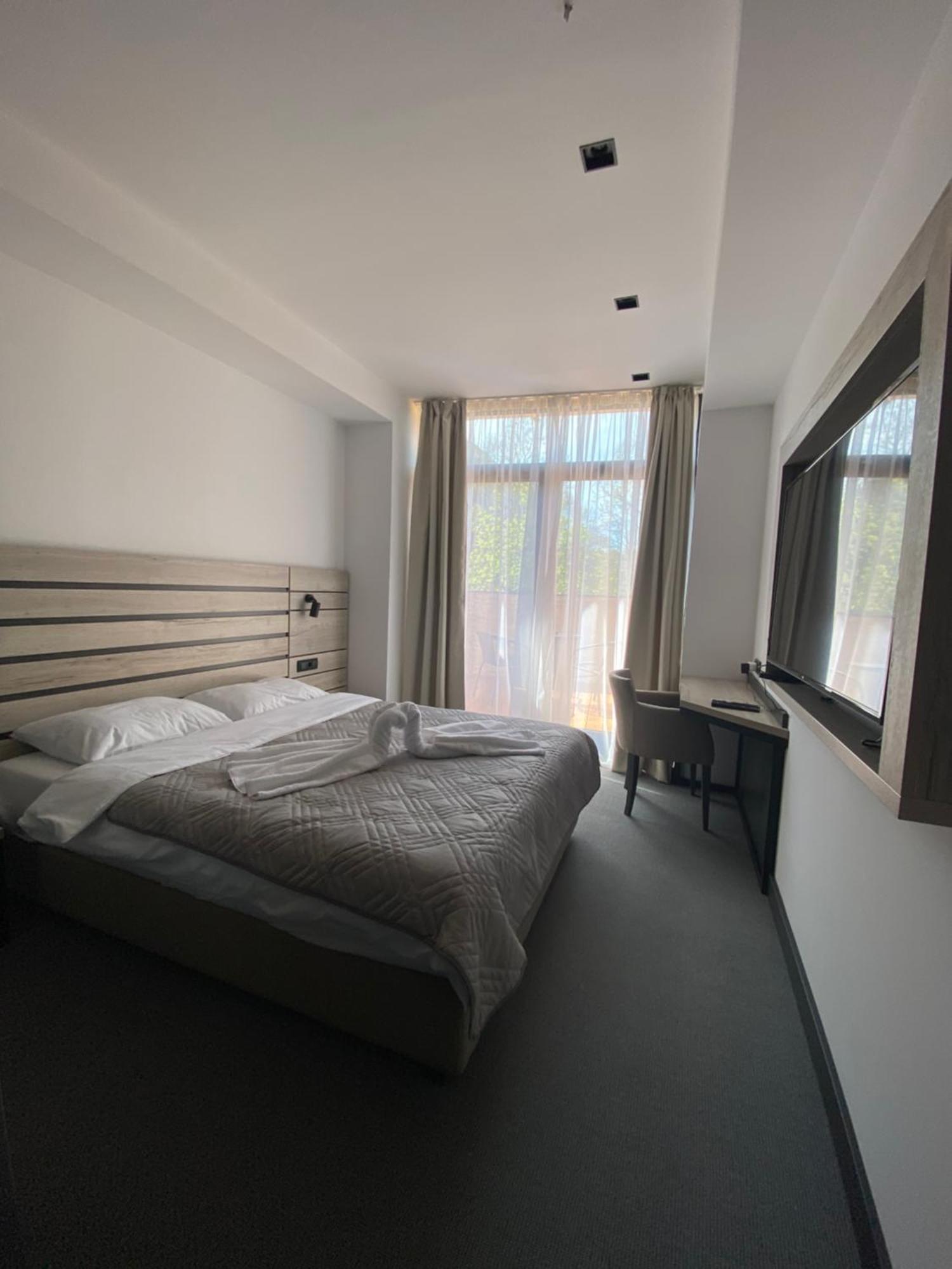Super seven inn Beograd Rom bilde